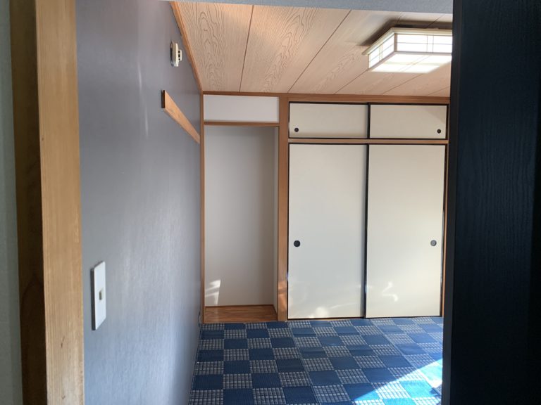 賃貸和室のdiy 和モダンを目指して壁紙 床 ドアを貼り替えてベース